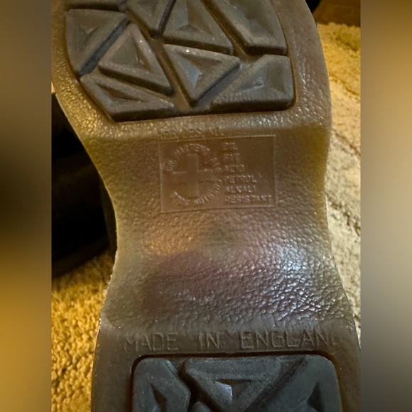Dr. Martens Classic Suede platform Booties - Picture 4 of 4